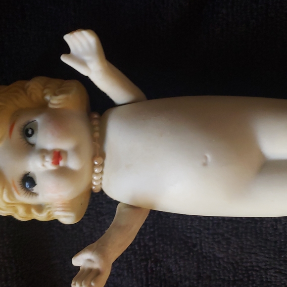 Vintage doll, porcelain..the mother to the smaller one - Picture 2 of 3